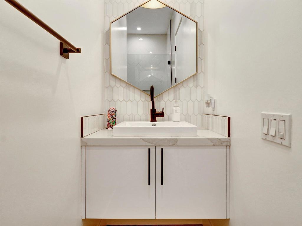 54050 Avenida Obregon