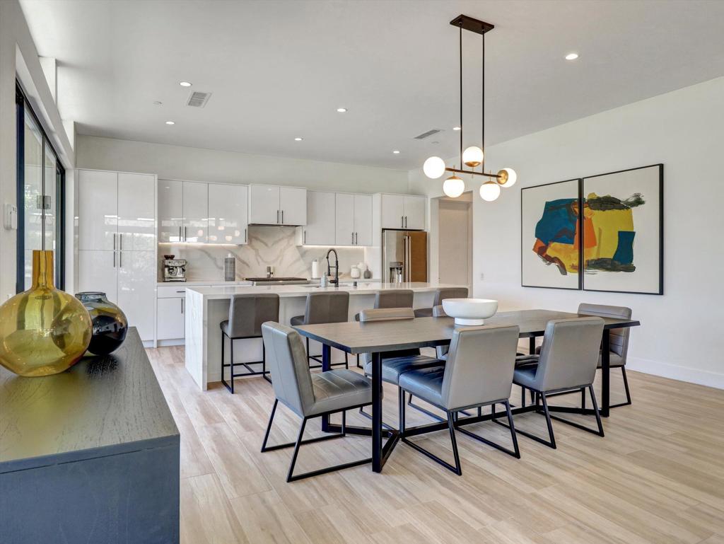 54050 Avenida Obregon