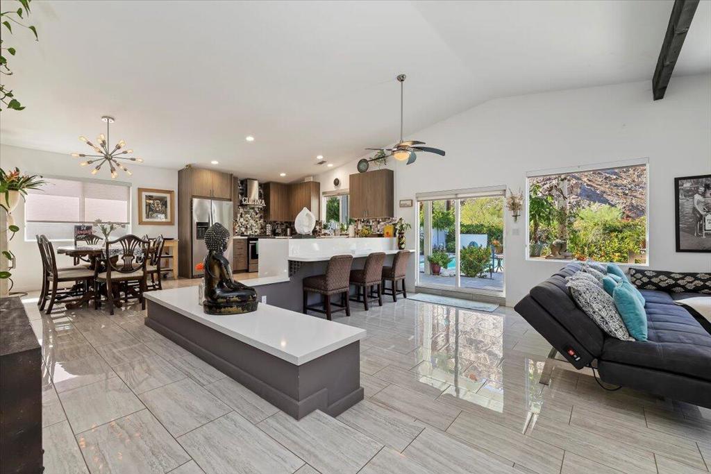 52273 Avenida Madero