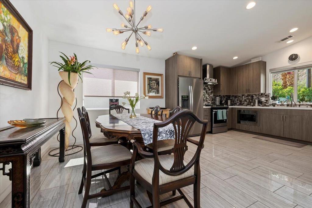 52273 Avenida Madero