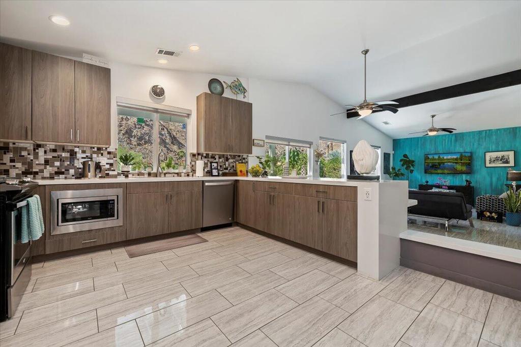 52273 Avenida Madero