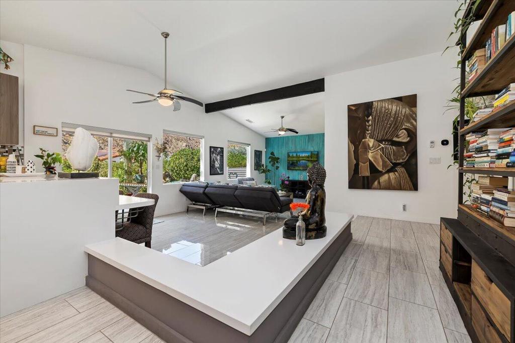 52273 Avenida Madero