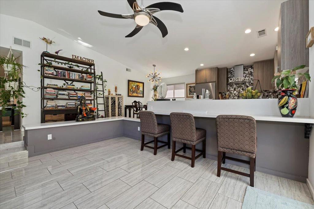 52273 Avenida Madero