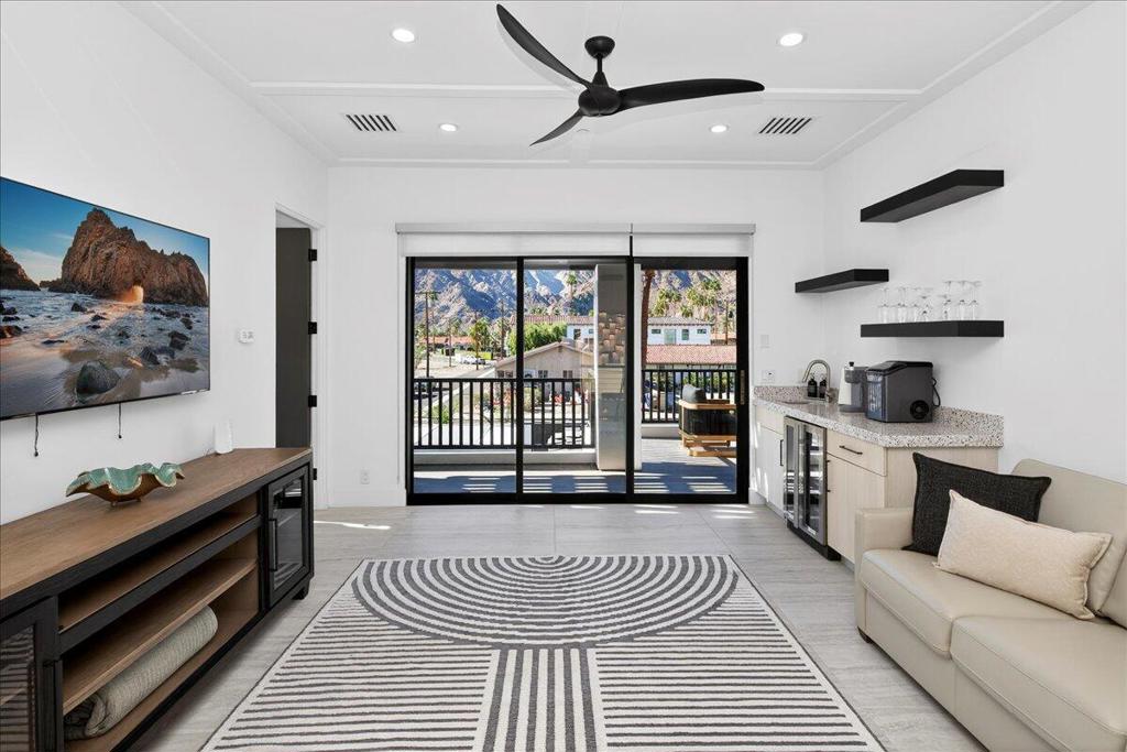 51116 Avenida Mendoza