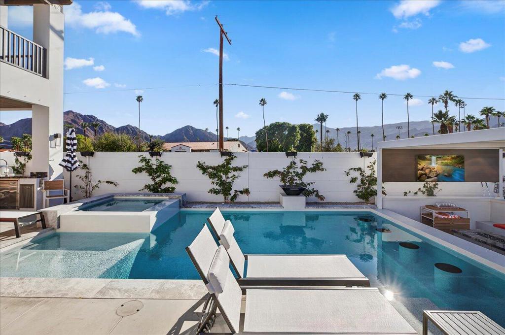 51116 Avenida Mendoza