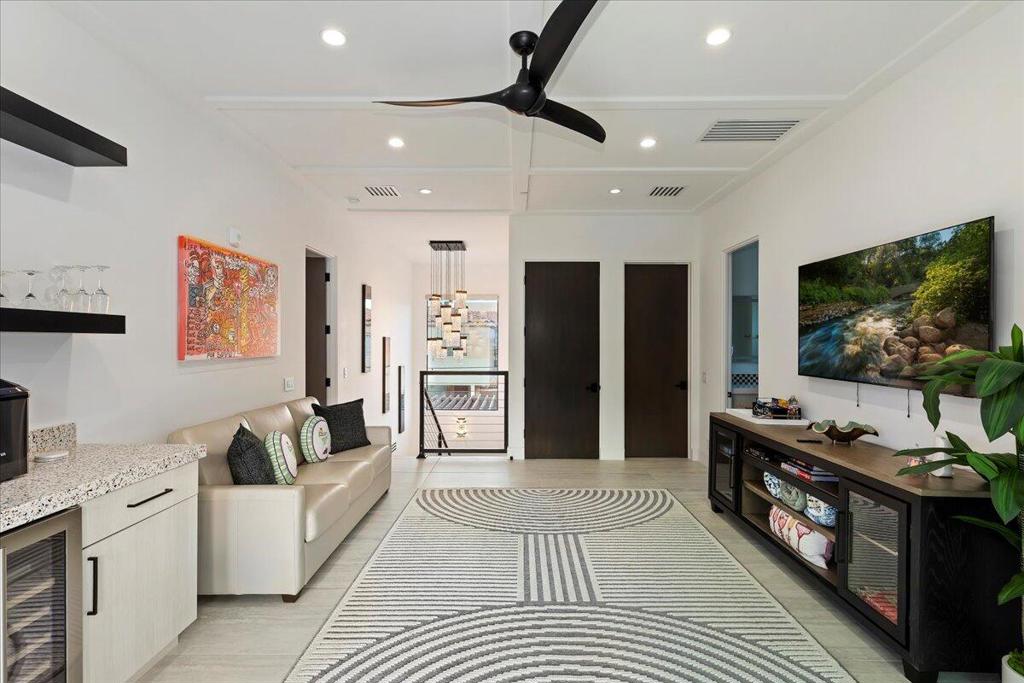 51116 Avenida Mendoza