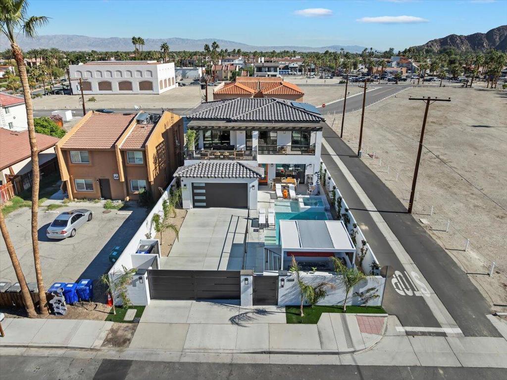 51116 Avenida Mendoza