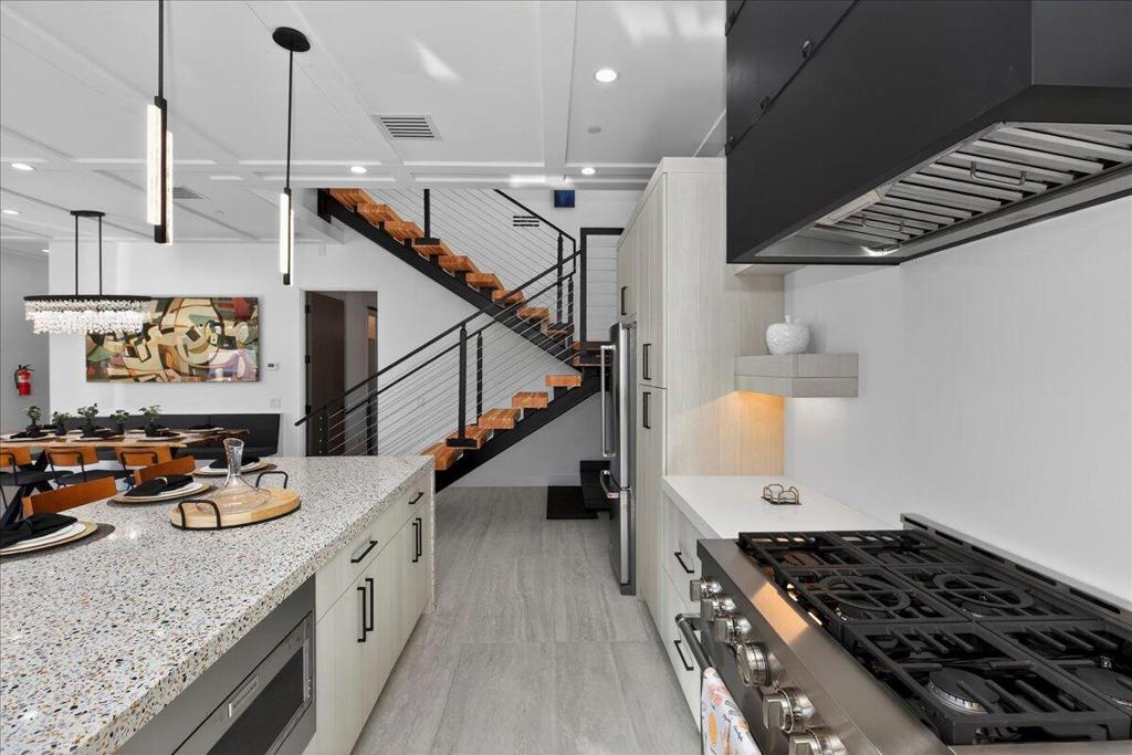 51116 Avenida Mendoza