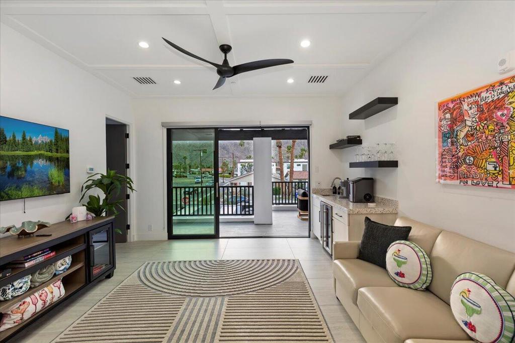 51116 Avenida Mendoza