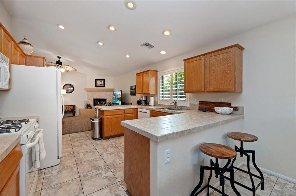 53105 Avenue Rubio