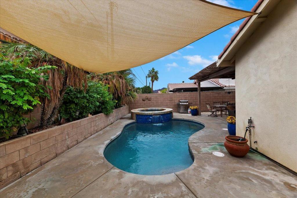 53105 Avenue Rubio
