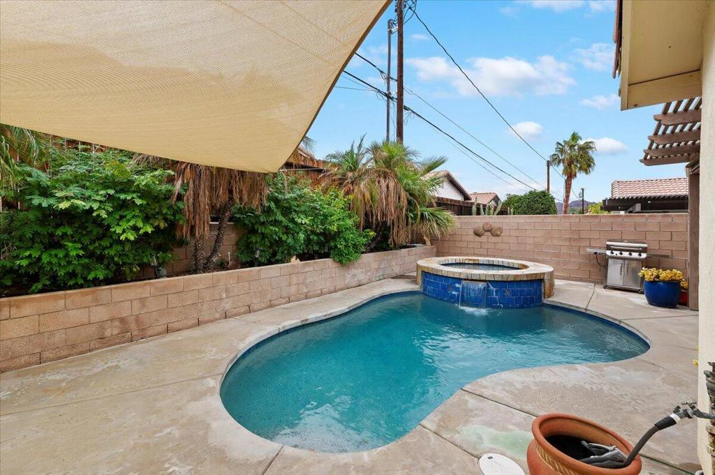53105 Avenue Rubio