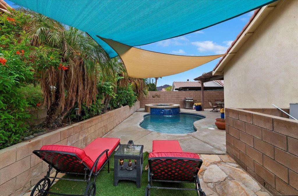 53105 Avenue Rubio
