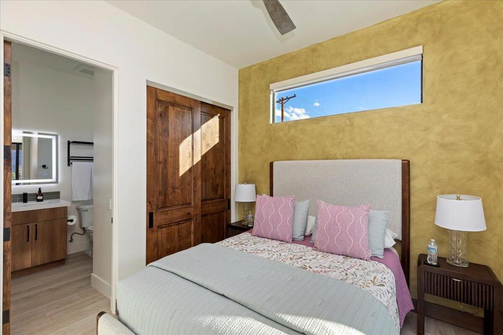 51120 Avenida Navarro