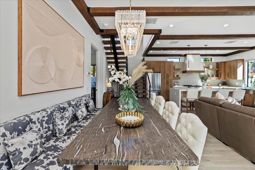 51120 Avenida Navarro