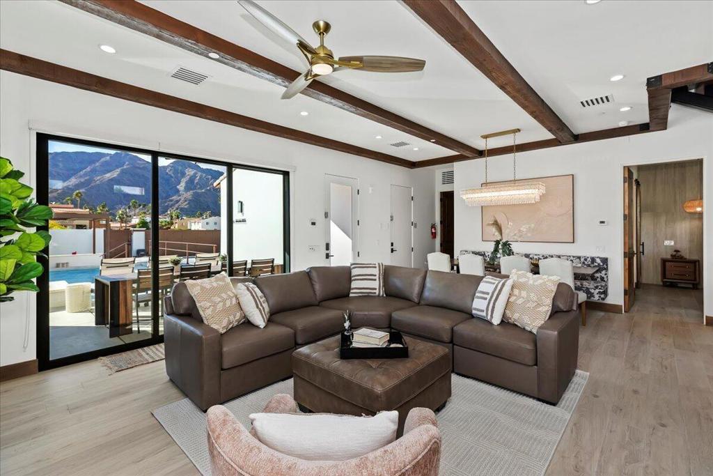 51120 Avenida Navarro