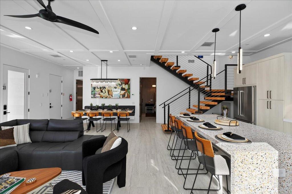 51120 Avenida Navarro