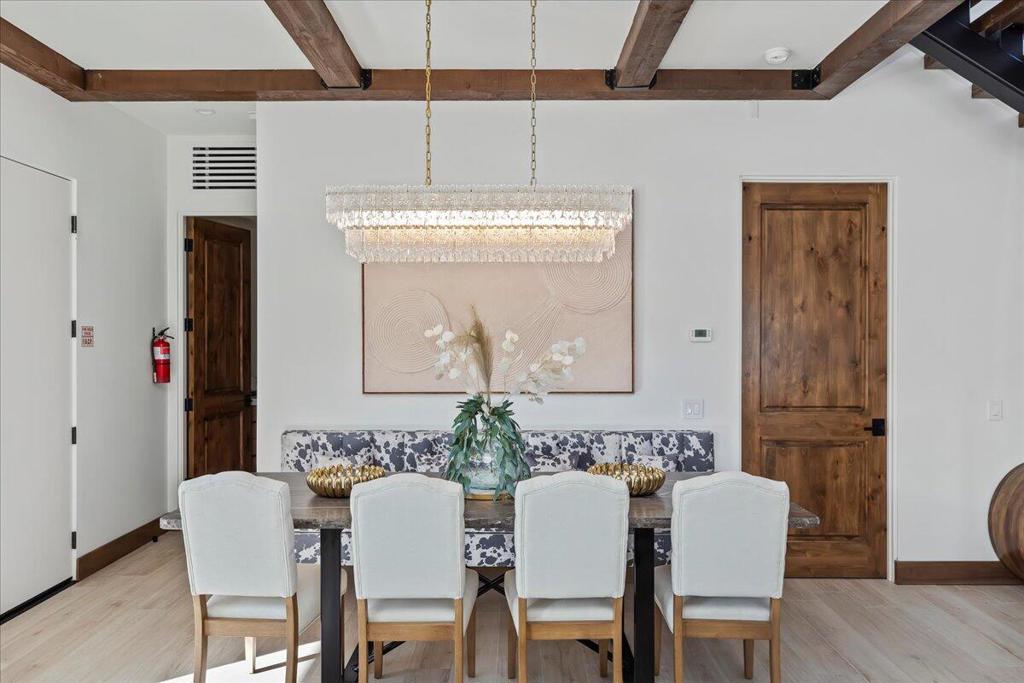 51120 Avenida Navarro