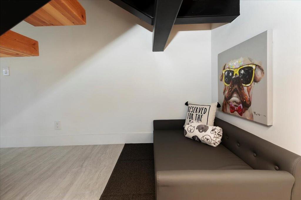 51120 Avenida Navarro