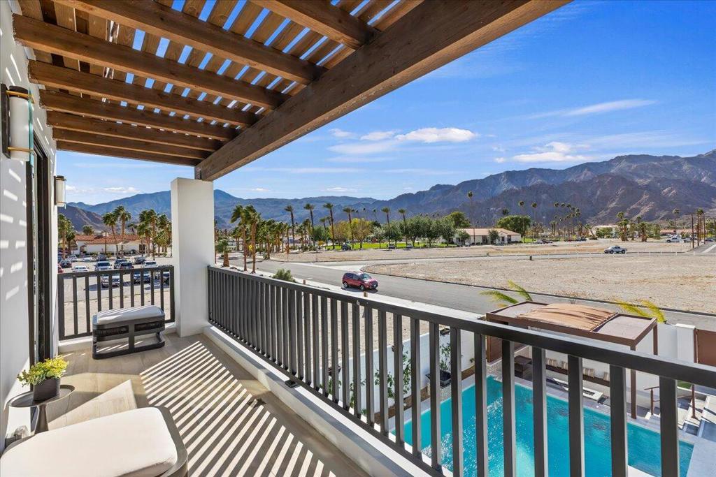 51120 Avenida Navarro