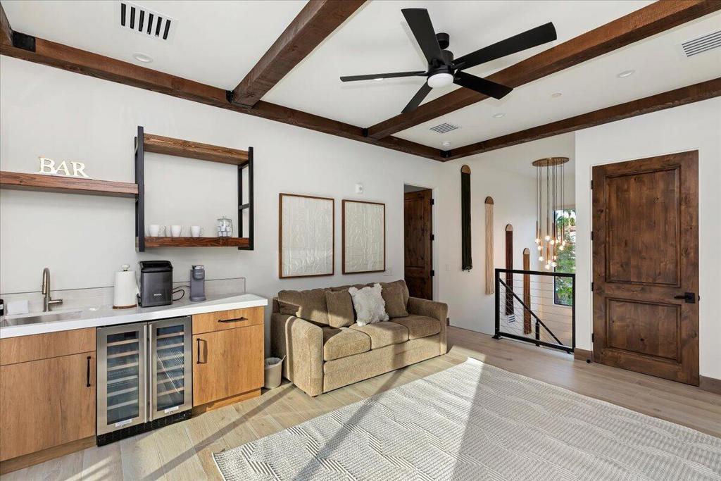 51120 Avenida Navarro