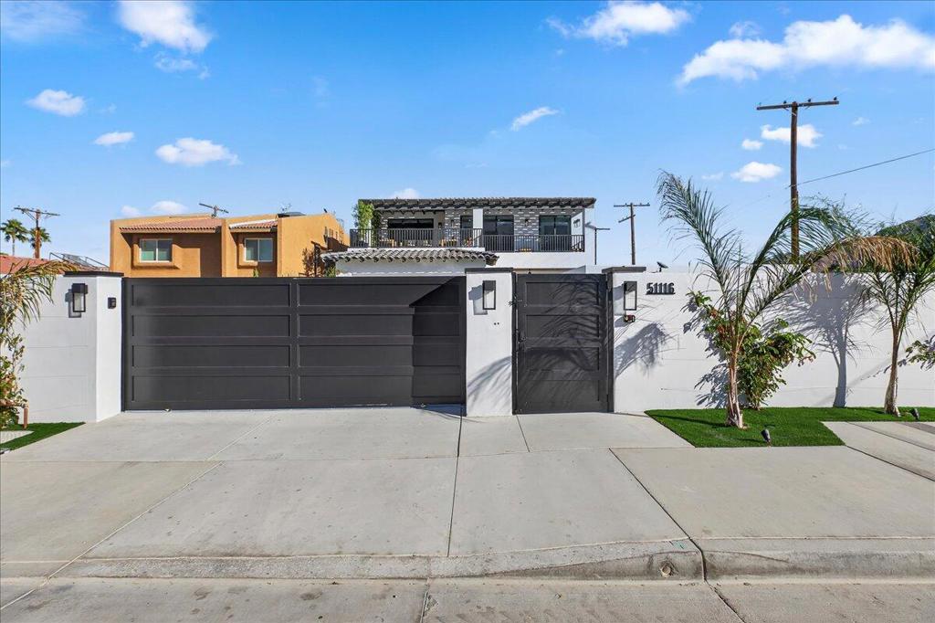 51120 Avenida Navarro