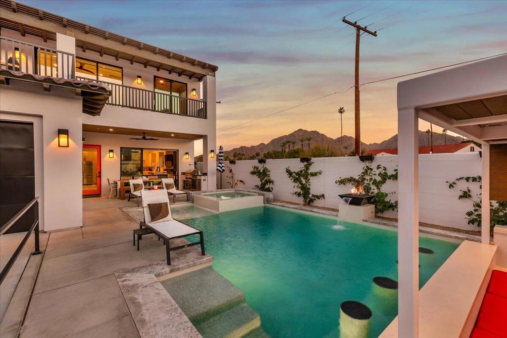 51120 Avenida Navarro