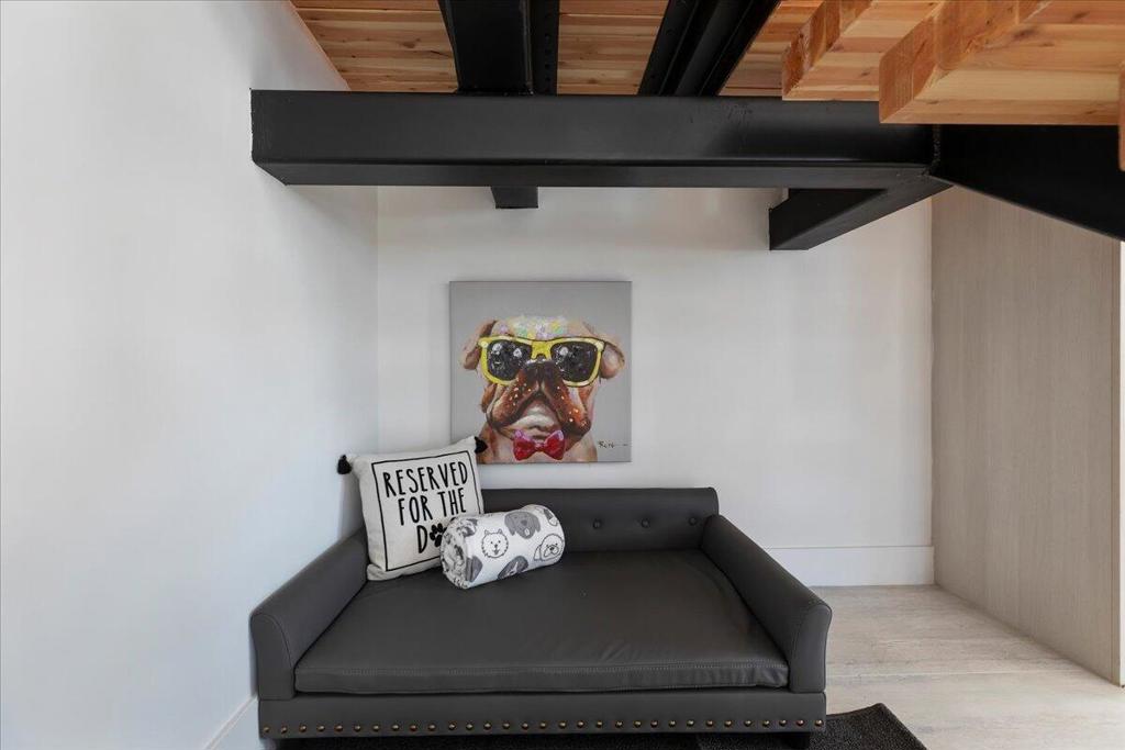 51120 Avenida Navarro