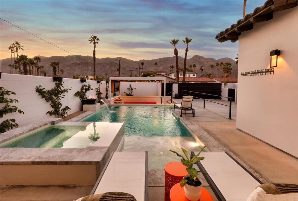 51120 Avenida Navarro