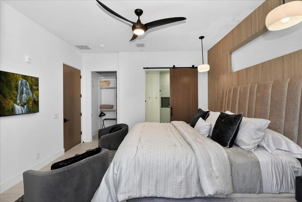 51120 Avenida Navarro