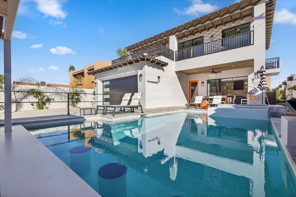 51120 Avenida Navarro