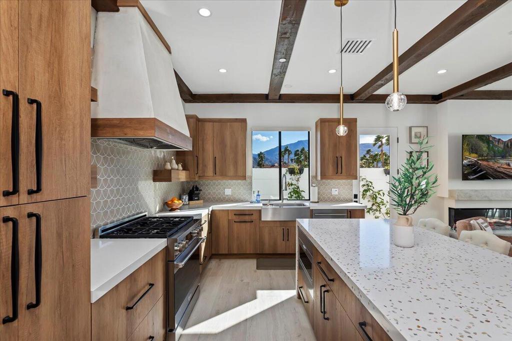 51120 Avenida Navarro