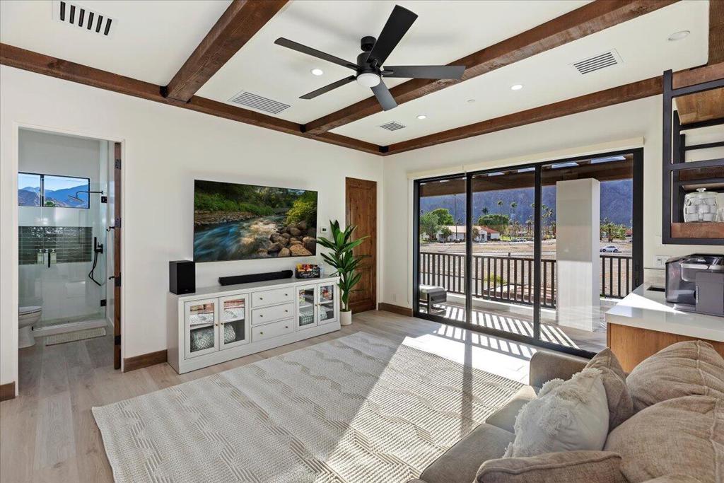 51120 Avenida Navarro