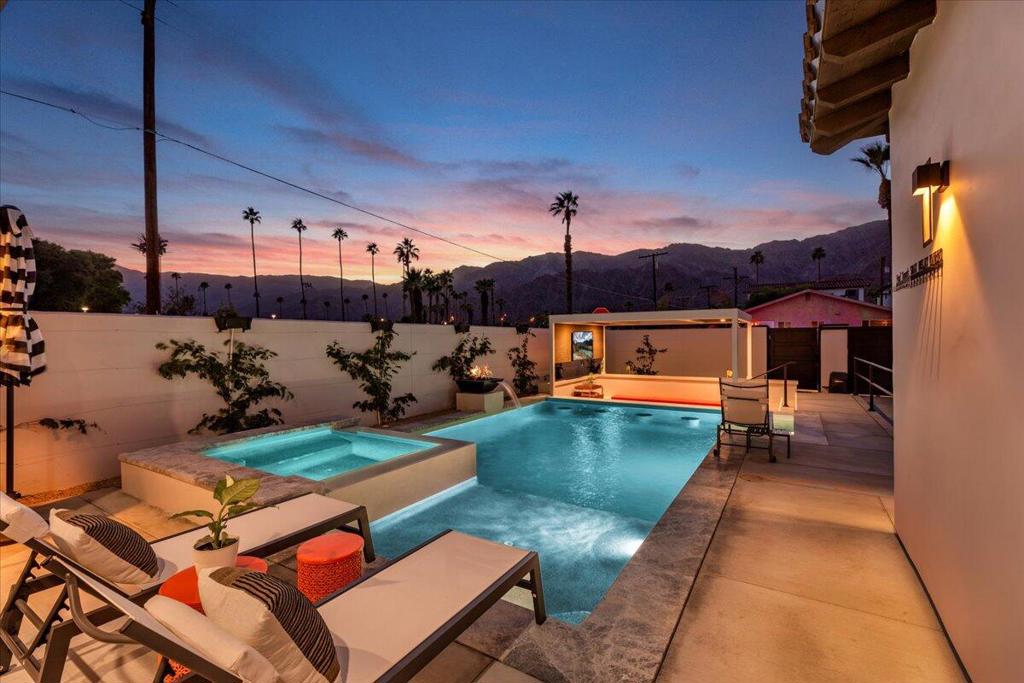 51120 Avenida Navarro