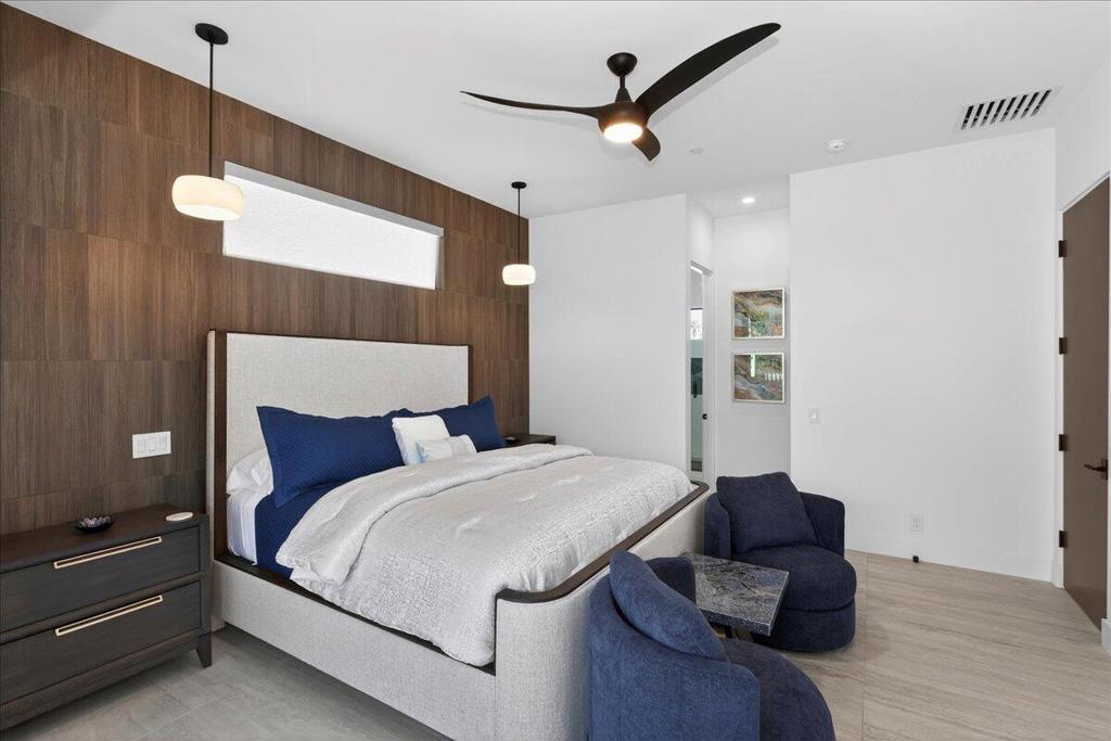 51120 Avenida Navarro