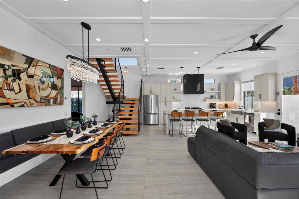 51120 Avenida Navarro