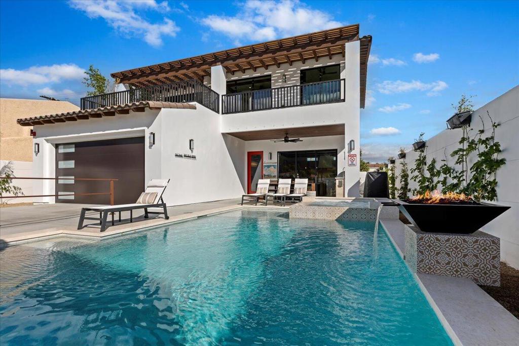 51120 Avenida Navarro