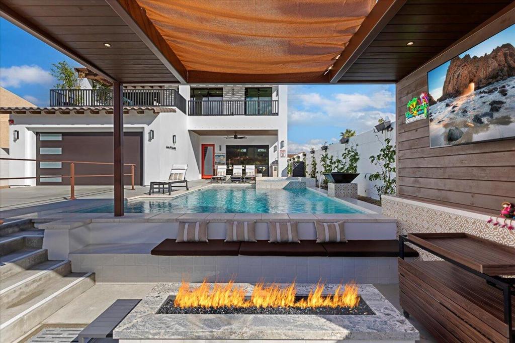 51120 Avenida Navarro