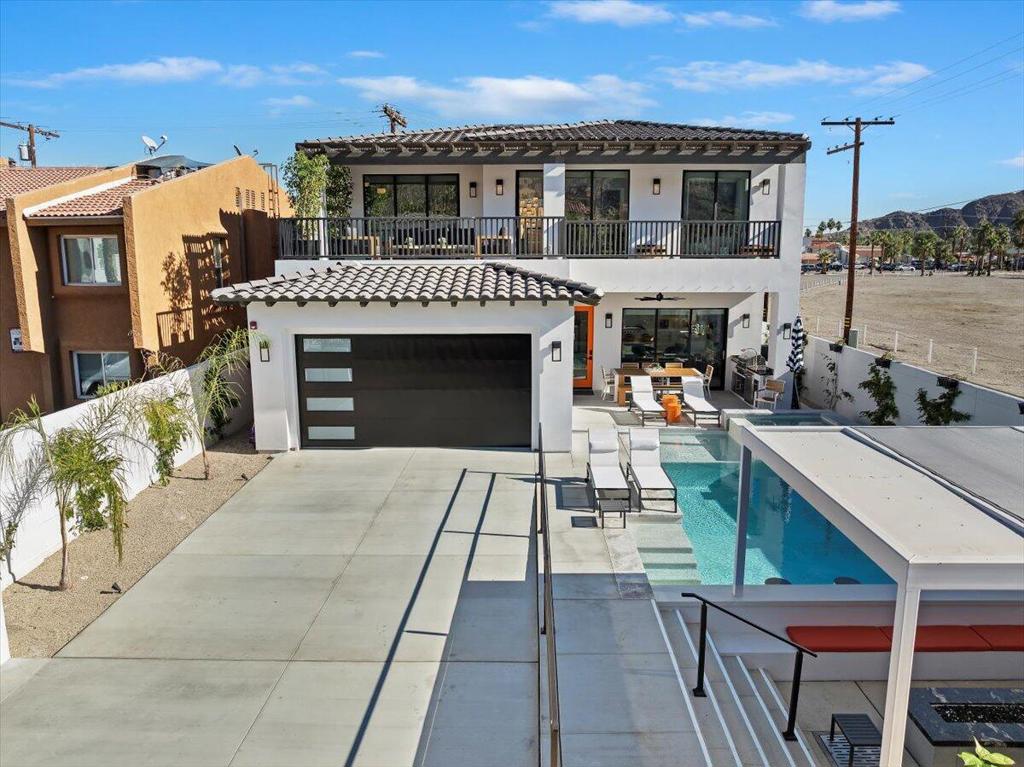 51120 Avenida Navarro