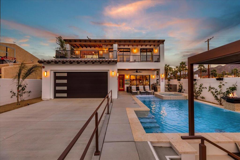 51120 Avenida Navarro