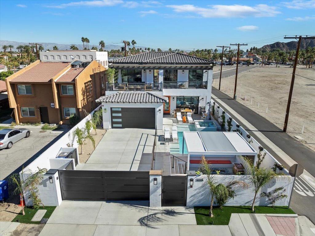 51120 Avenida Navarro