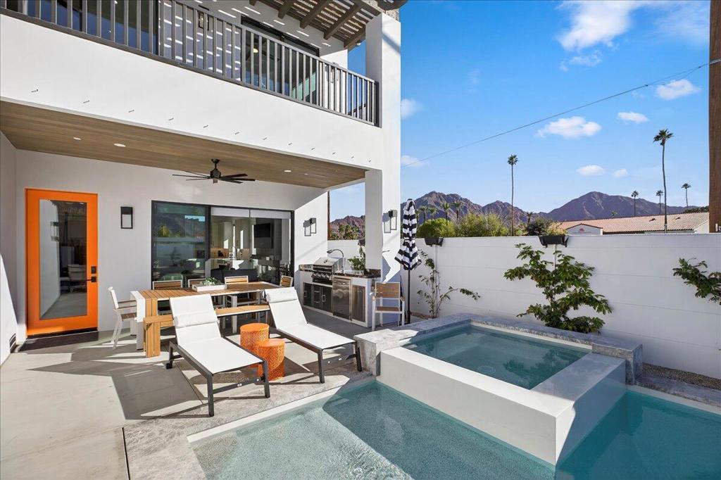 51120 Avenida Navarro