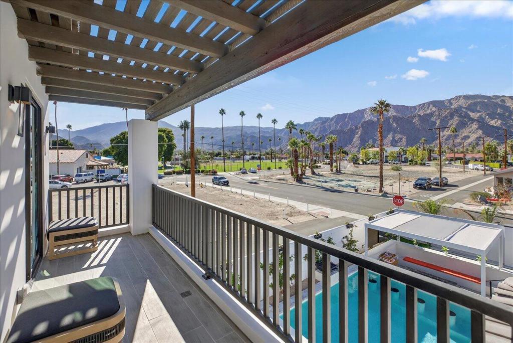 51120 Avenida Navarro