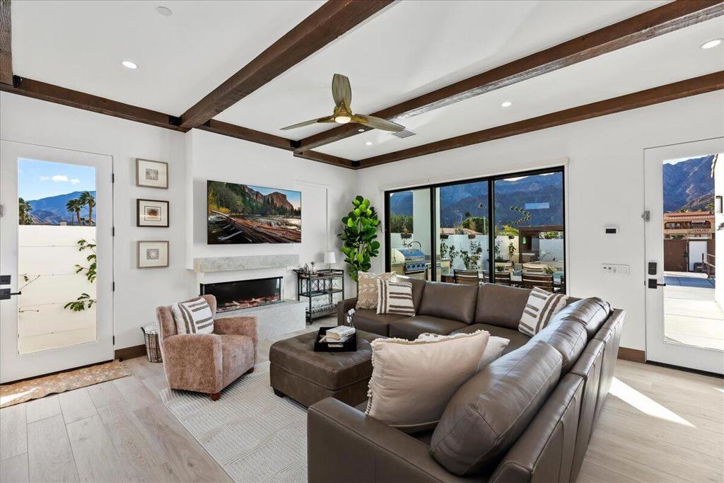 51120 Avenida Navarro