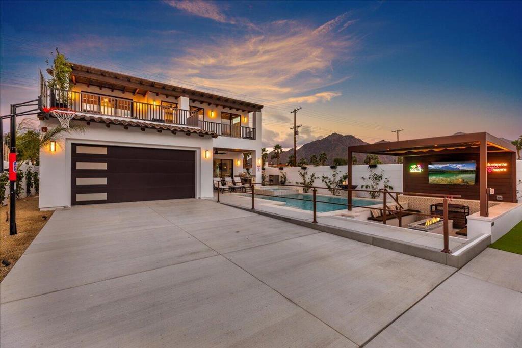 51120 Avenida Navarro