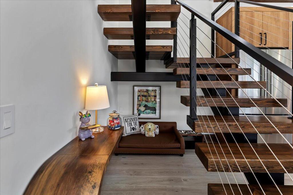 51120 Avenida Navarro