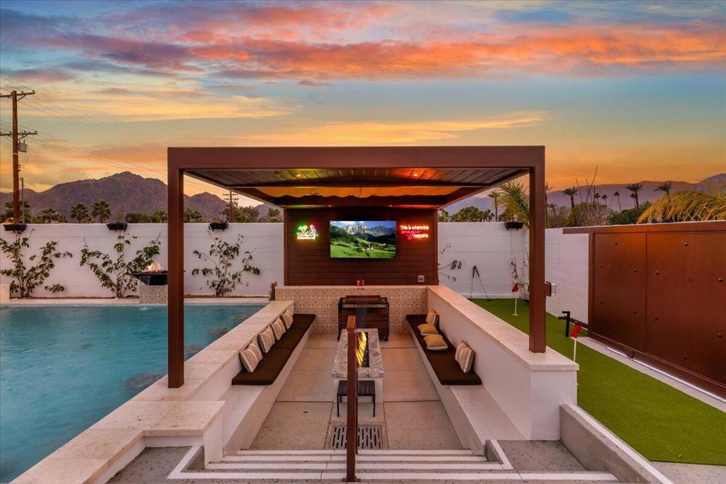 51120 Avenida Navarro