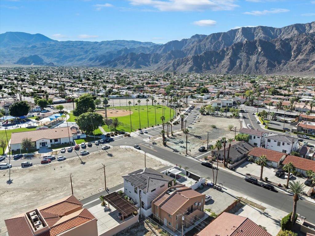 51120 Avenida Navarro