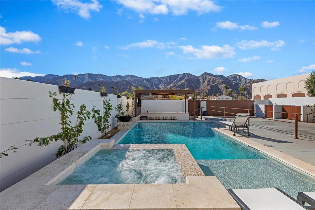 51120 Avenida Navarro