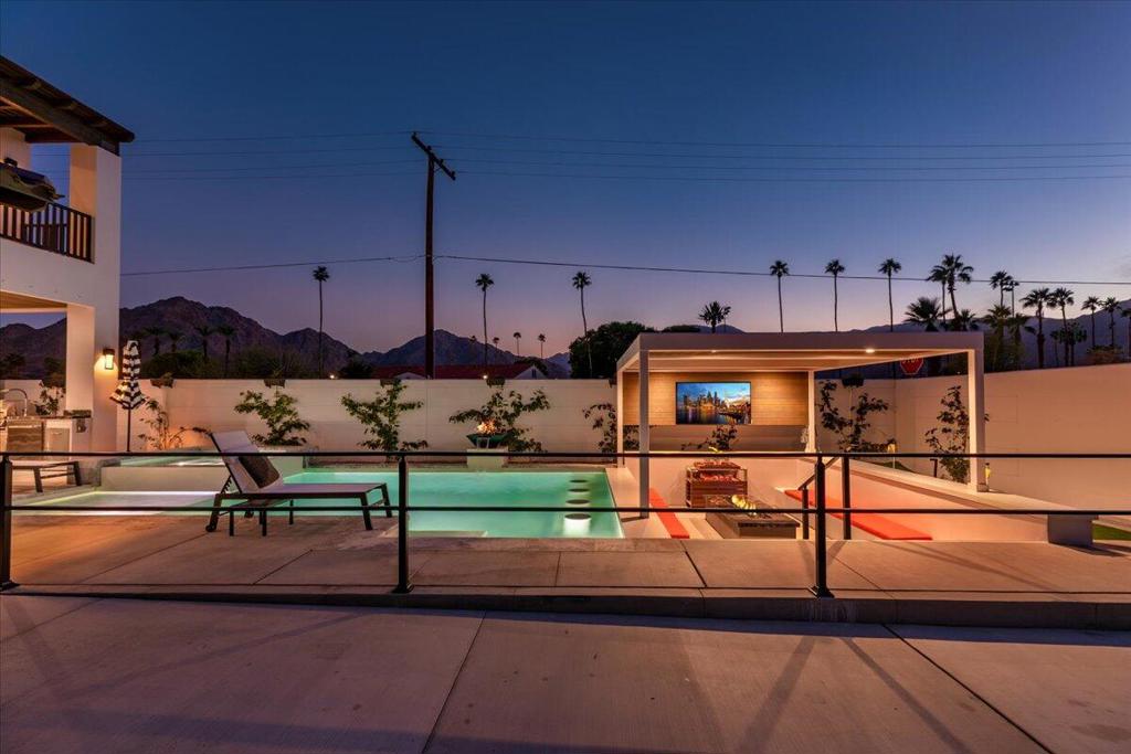 51120 Avenida Navarro